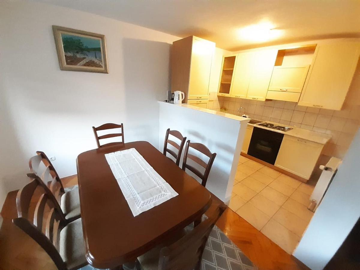 Apartment Pero Ливно Экстерьер фото